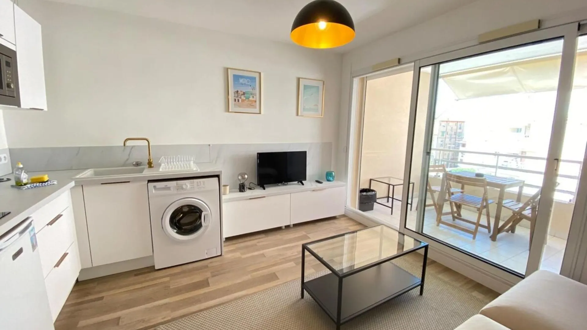 06Ai - Beautiful Renovated Studio - Sea And Pool View Vallauris Apartment