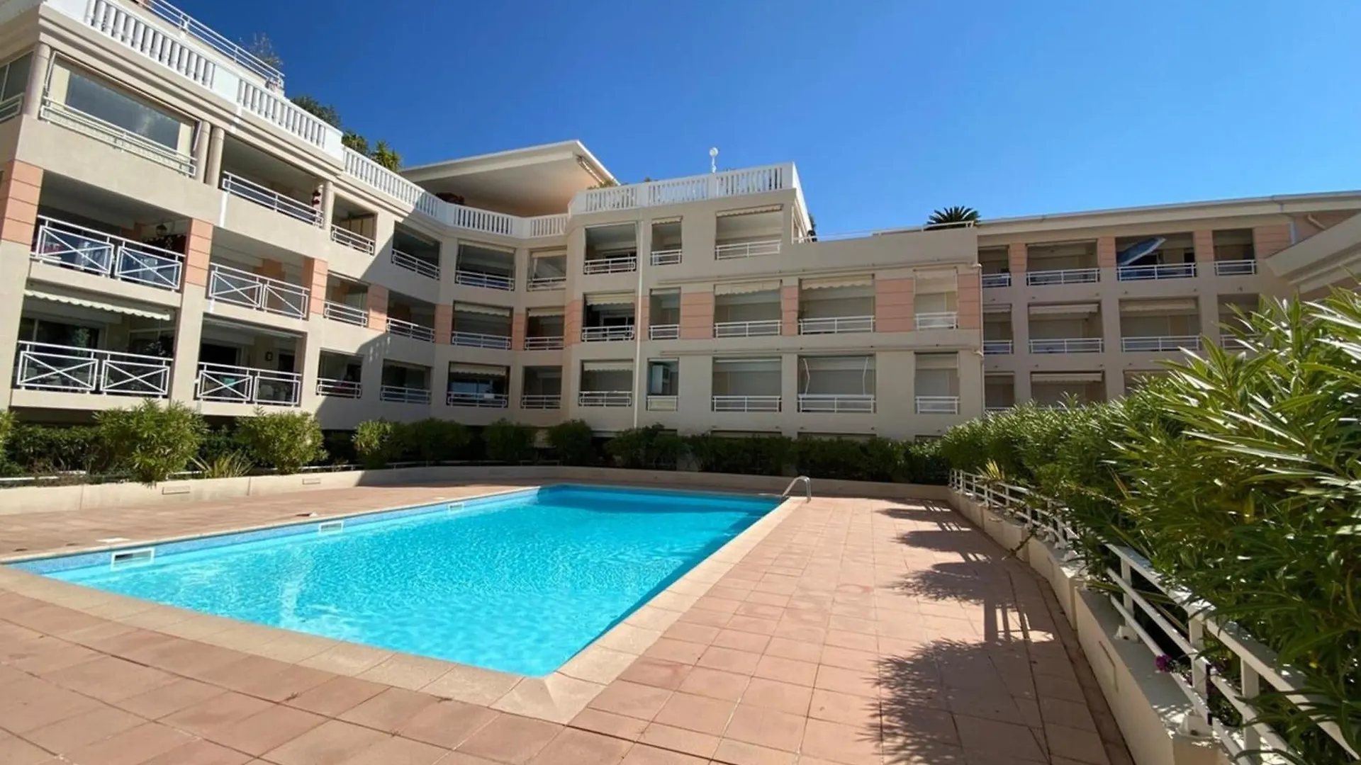 06Ai - Beautiful Renovated Studio - Sea And Pool View Vallauris 0*,  France