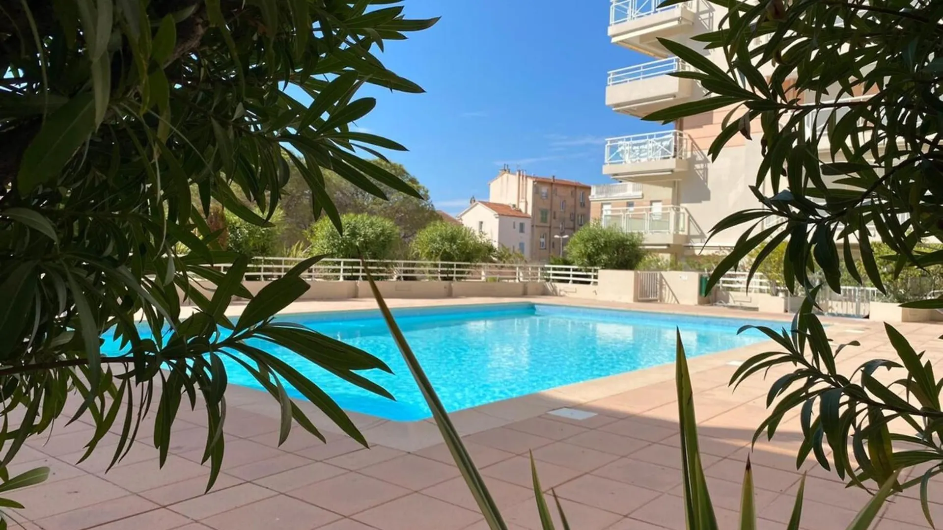 Apartment 06Ai - Beautiful Renovated Studio - Sea And Pool View Vallauris