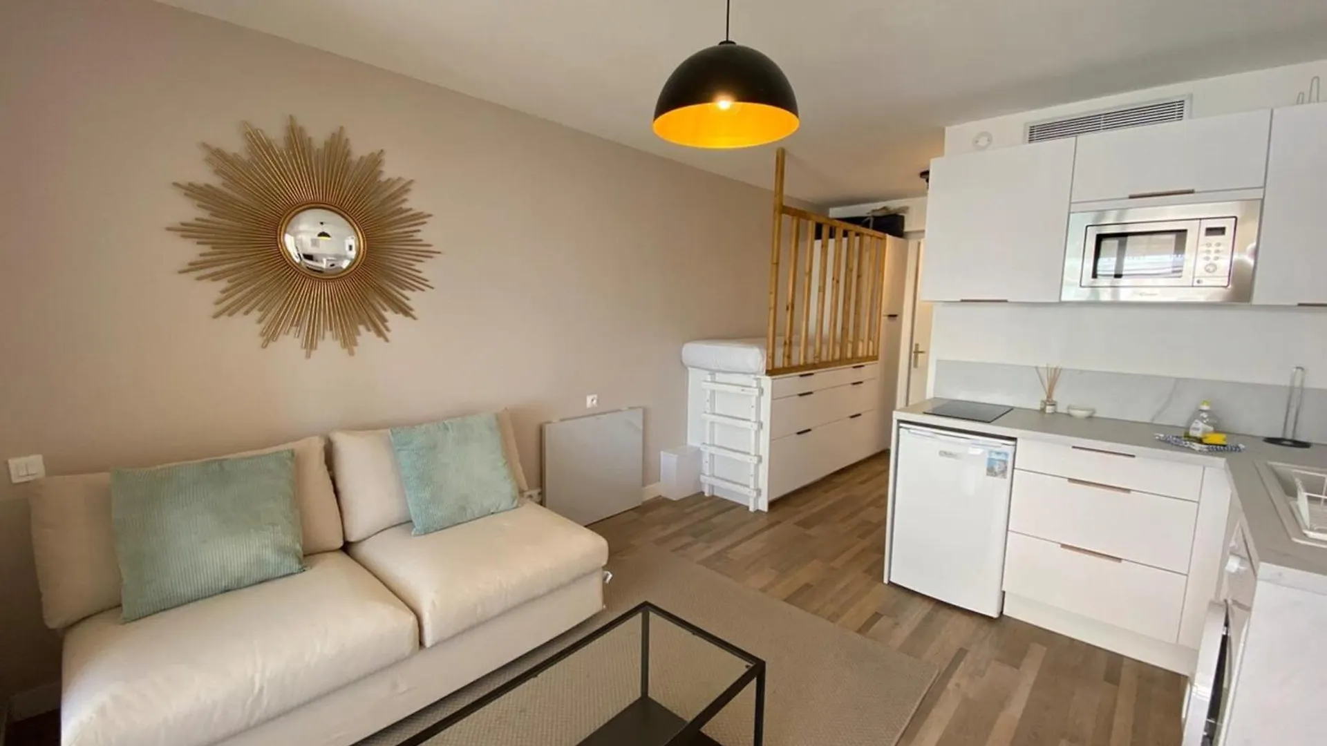 06Ai - Beautiful Renovated Studio - Sea And Pool View Vallauris