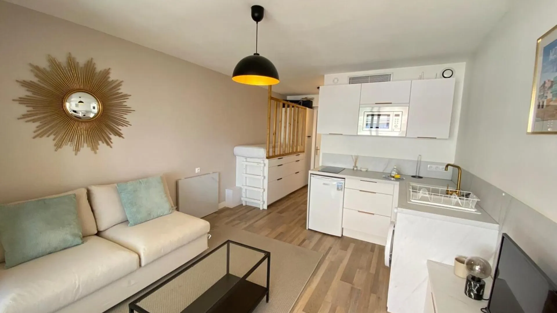 06Ai - Beautiful Renovated Studio - Sea And Pool View Vallauris France